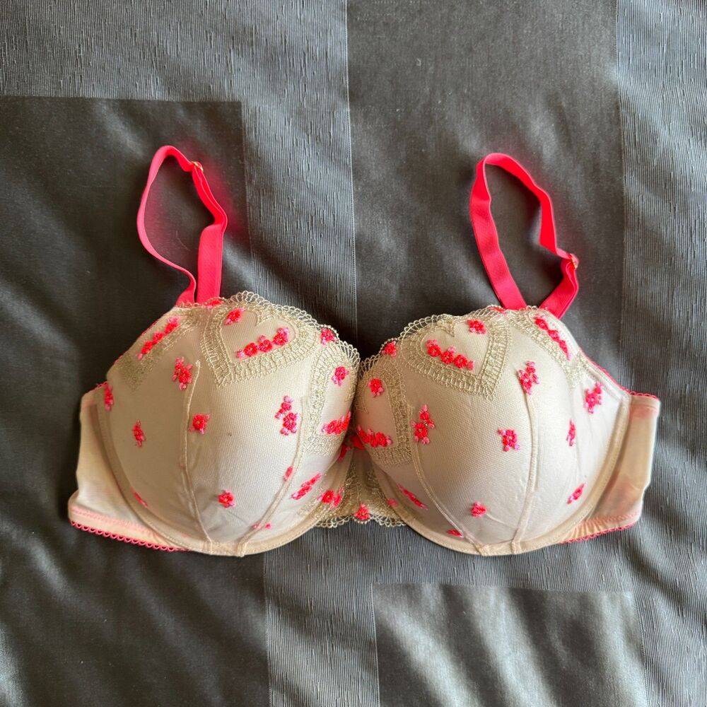 VICTORIA'S SECRET Dream Angels Nude Pink Embroidered Lined Demi Bra Size 38DD